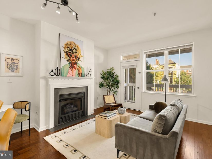 2004 11TH Street NW 122, Washington DC 20001