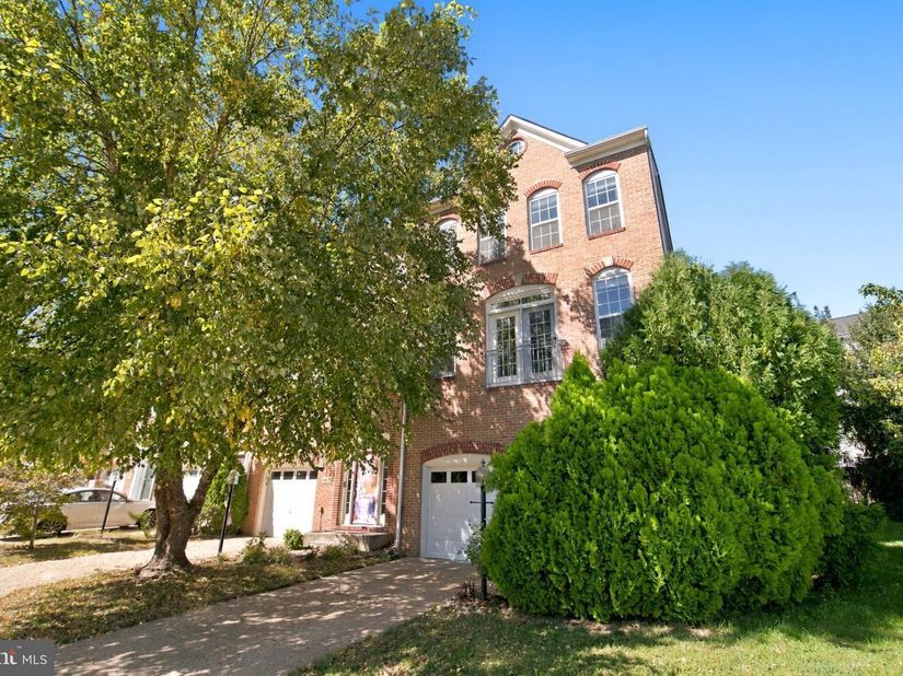 13580 Flying Squirrel Drive, Herndon VA 20171