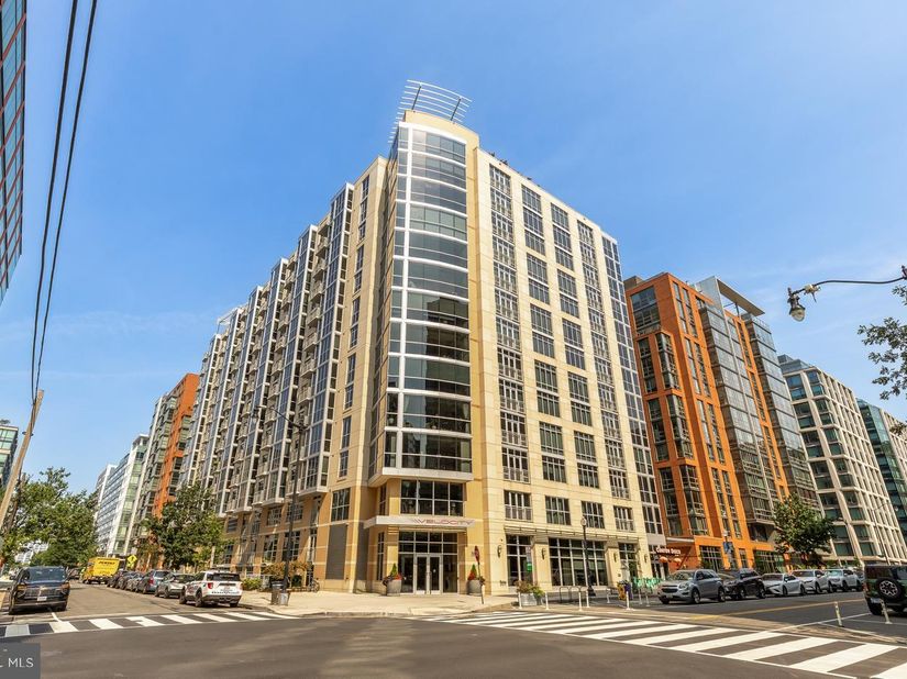 1025 1st SE 104, Washington DC 20003