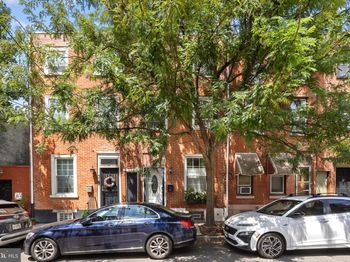 439 W George Street