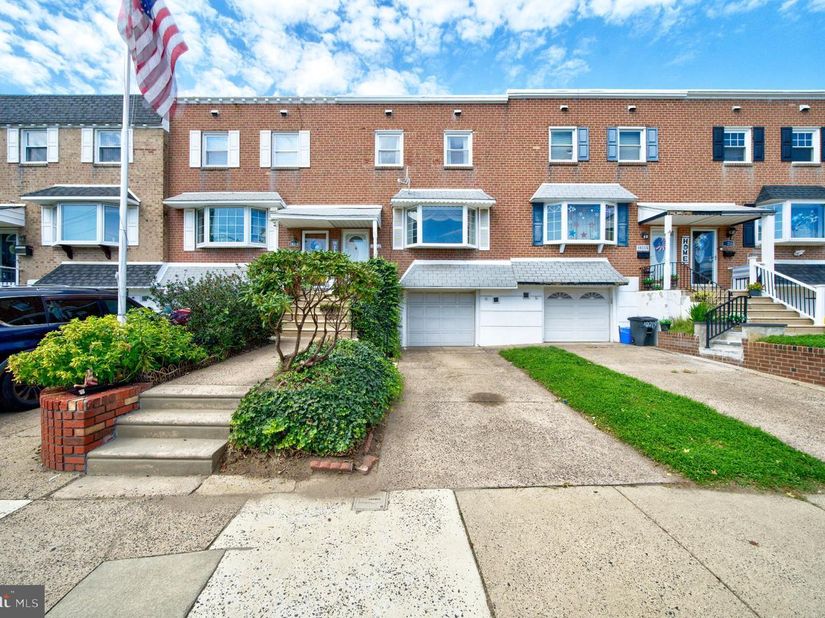 10212 Calera Road, Philadelphia PA 19114