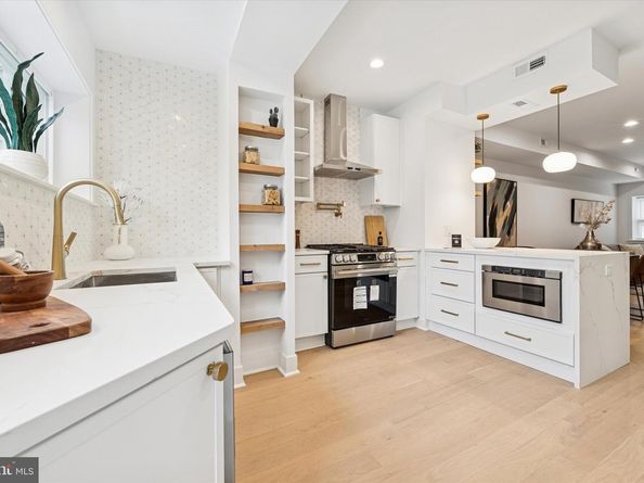 820 Pierce Street, Philadelphia PA 19148