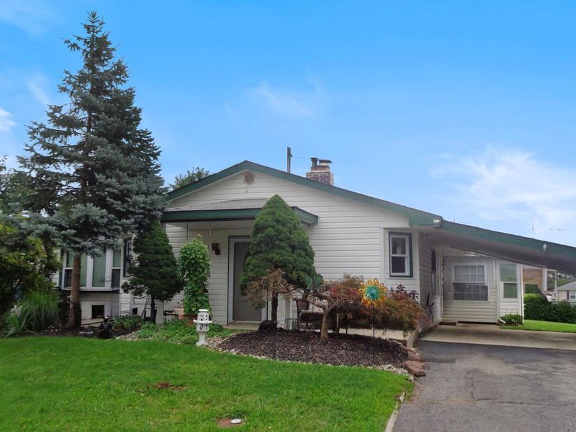 32 Valley, Levittown PA 19057