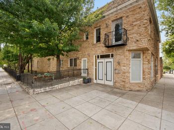 936 Madison Street NW