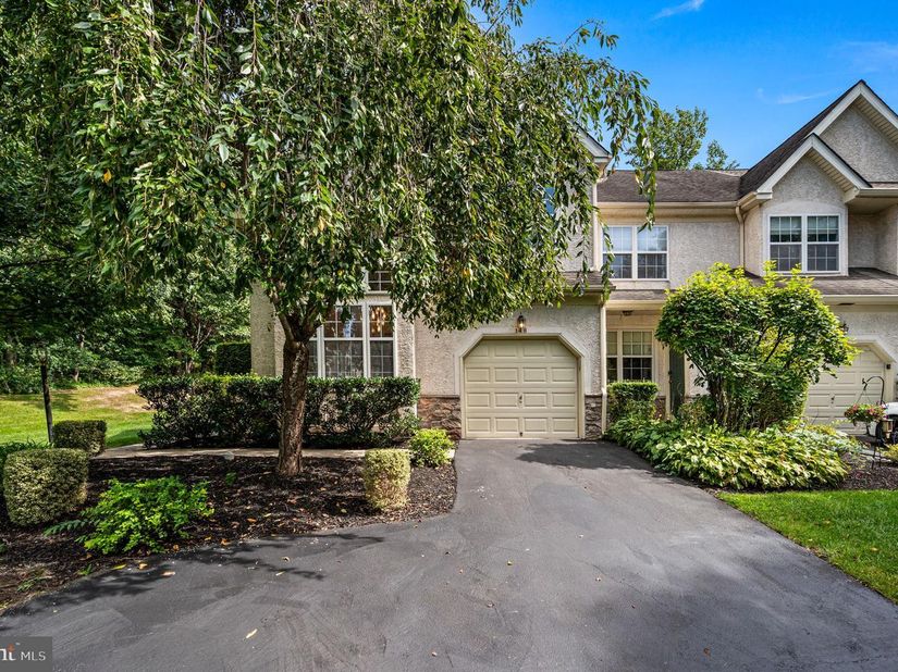 148 Green Valley, Dresher PA 19025