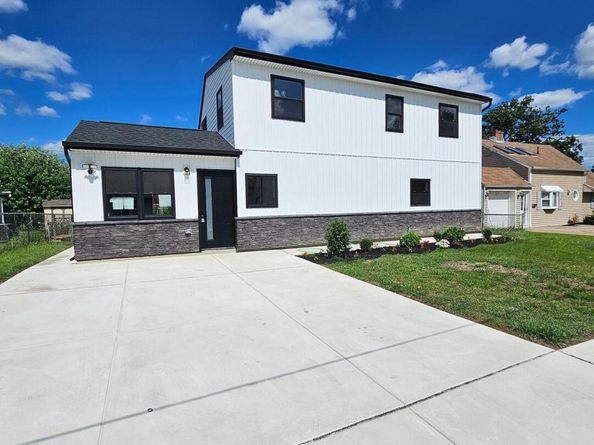 9215 Andover Road, Philadelphia PA 19114
