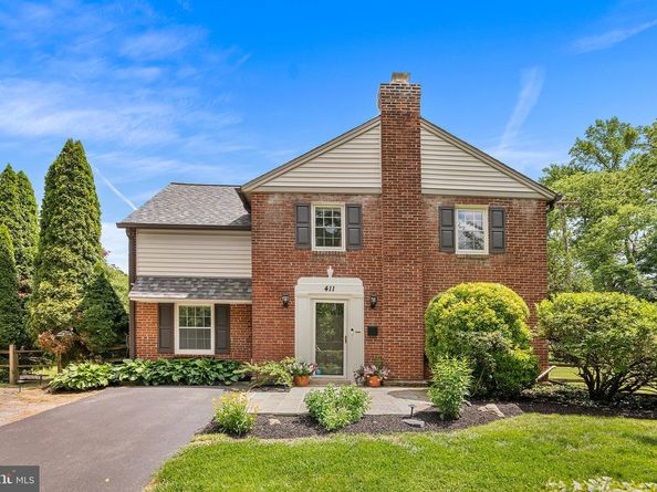411 Sugartown Road, Wayne PA 19087