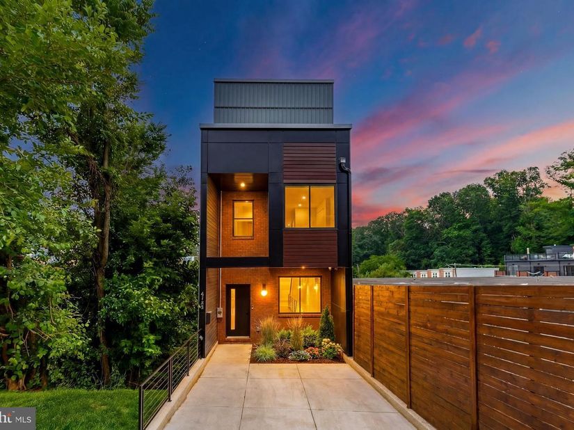 4748 Sheldon Street, Philadelphia PA 19127