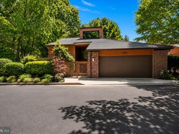 2121 Cabots Point Lane