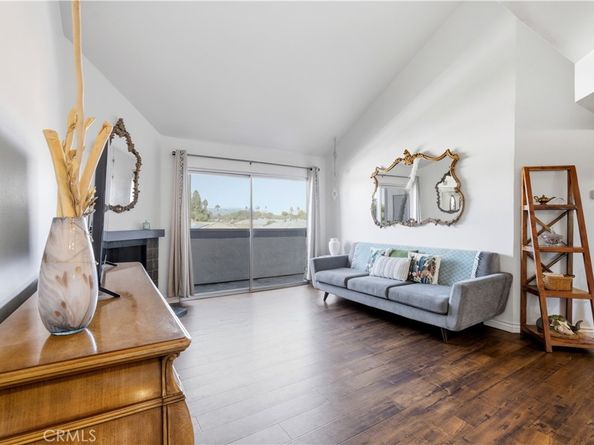 20253 Keswick St 326, Winnetka CA 91306