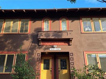 1034 Beacon