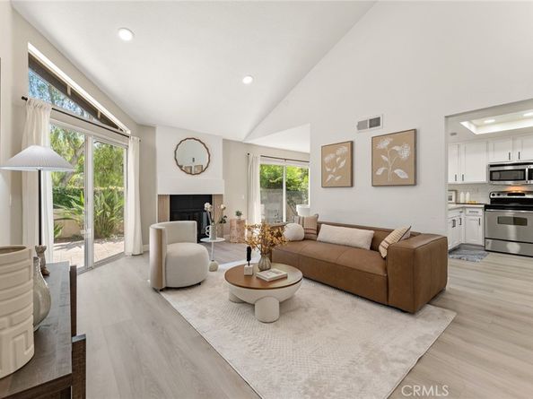 29 Stanford Court 93, Irvine CA 92612