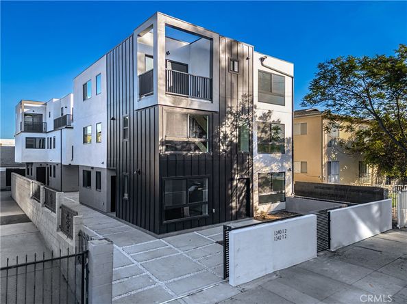 1340 N Kingsley, Los Angeles CA 90027