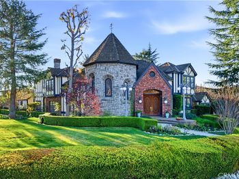 852 Peninsula Avenue