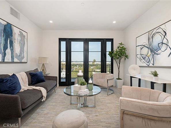 1333 S Orange Grove Avenue 205, Los Angeles CA 90019