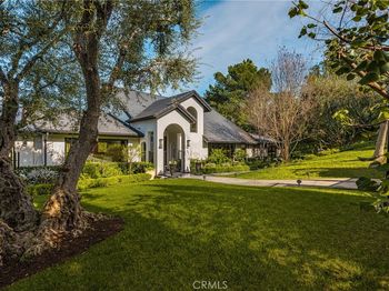 9821 Brentwood Drive