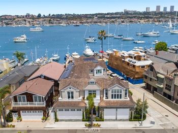 1324 E Balboa Boulevard