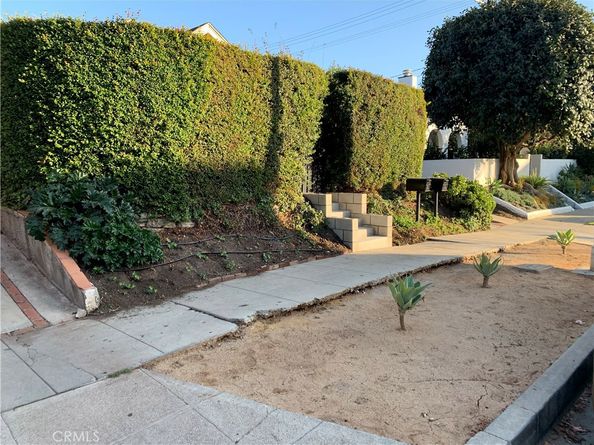 716 N Sierra Bonita Avenue, Los Angeles CA 90046
