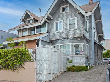 2961 W 8th Street