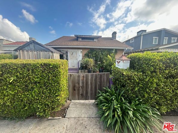 6648 8th Avenue, Los Angeles CA 90043