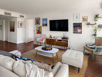 7135 Hollywood Boulevard