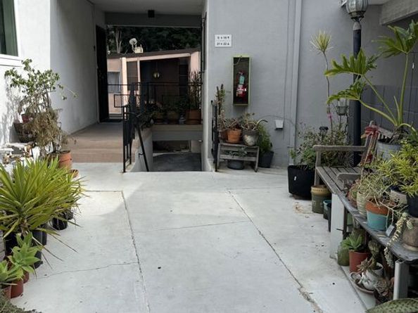 4431 Don Ricardo Drive 10, Los Angeles CA 90008