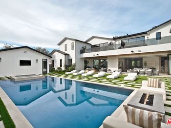 10386 Strathmore Drive