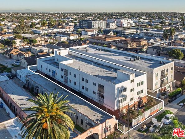 6334 Brynhurst Avenue, Los Angeles CA 90043