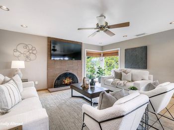 1535 Avenida Ladera