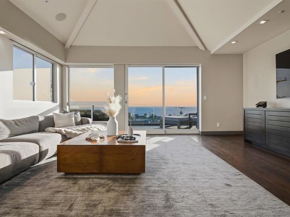2372 Oxford Ave, Cardiff By The Sea CA 92007