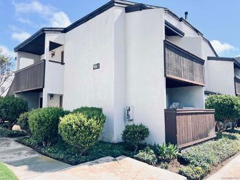 8043 Caminito De Pizza