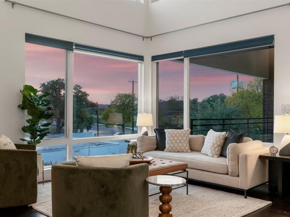 2612 W 12th ST 303, Austin TX 78703