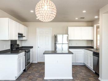 4618 Lyra CIR