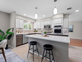 1401 Deer Ledge TRL