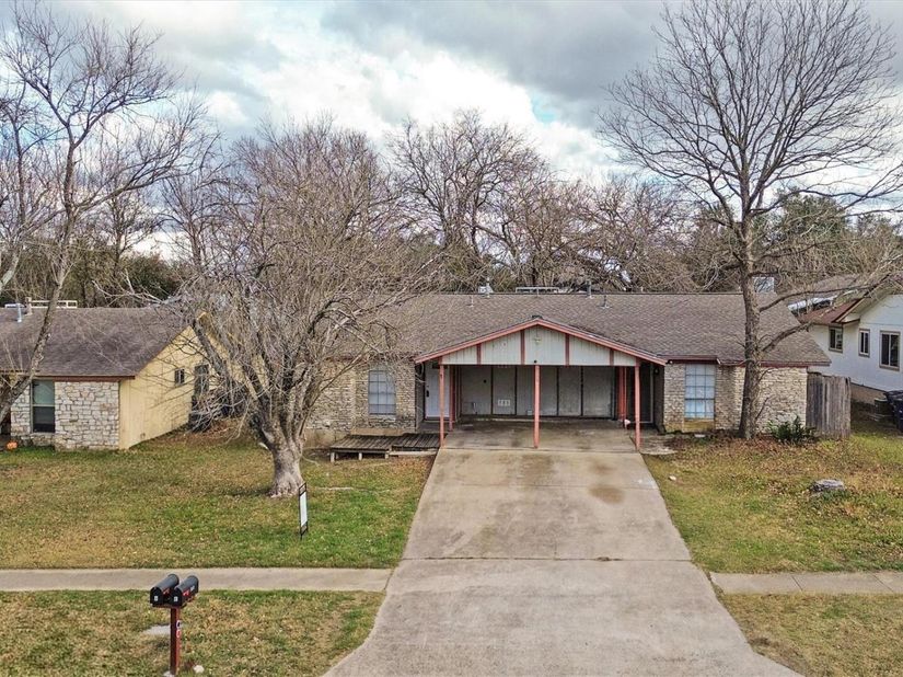 6305 Emerald Forest DR, Austin TX 78745