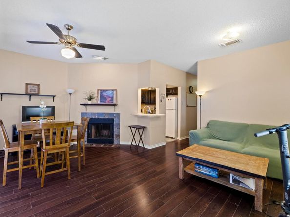 915 W 22nd 1/2 ST 202, Austin TX 78705