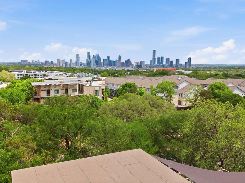 2608 Del Curto RD 3, Austin TX 78704