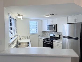 2500 Burleson RD