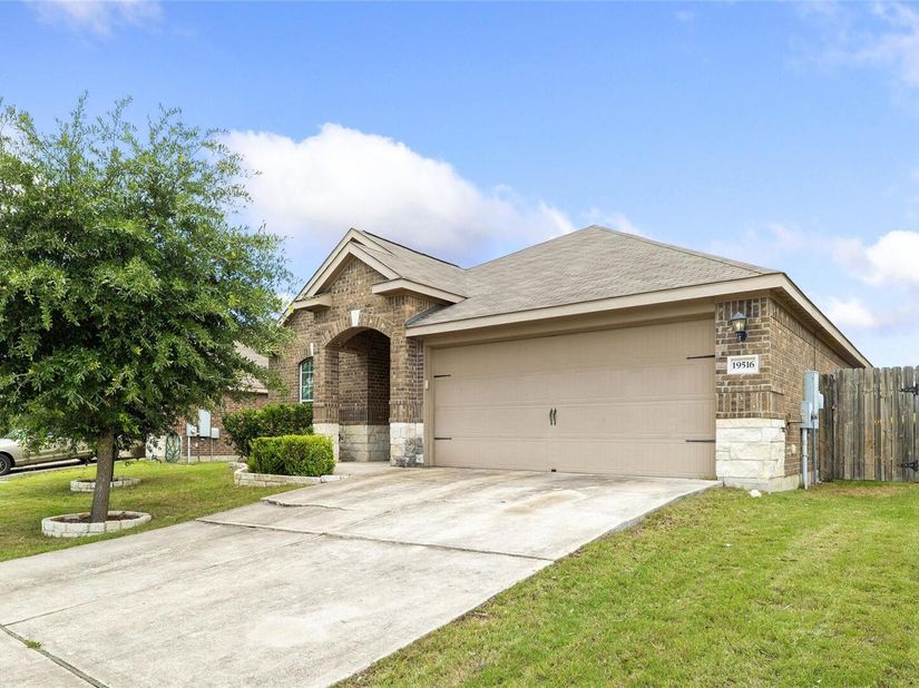 19516 Per Lange PASS, Manor TX 78653