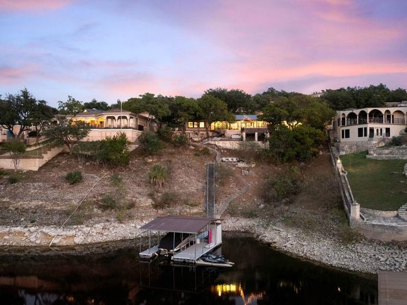 927 Challenger, Lakeway TX 78734