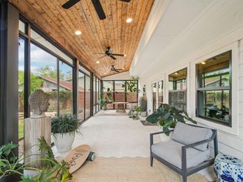 4506 Russell DR