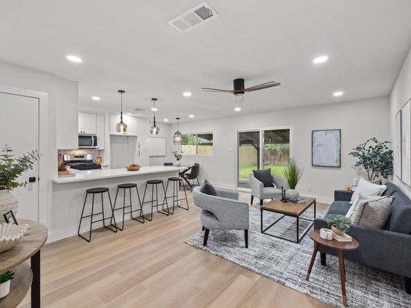 4402 Dove Springs DR, Austin TX 78744