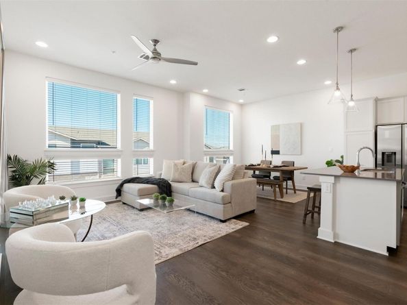 2050 Lohmans Spur RD 2203, Lakeway TX 78734