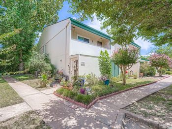 6718 Silvermine DR