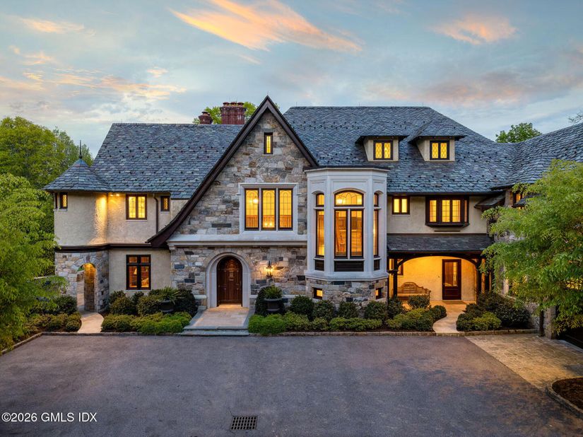 19 Khakum Drive, Greenwich CT 06831