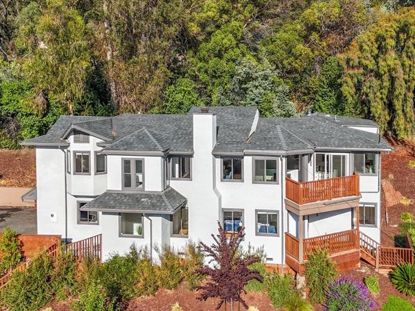 3330 Monterey Boulevard, Oakland CA 94602