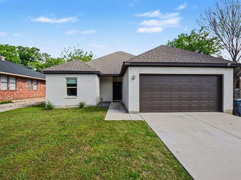 8903  Eden Valley Lane , Dallas Texas 75217