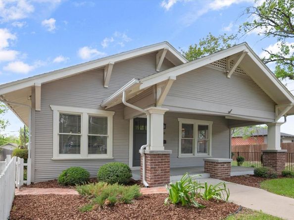 2700  College Avenue , Fort Worth Texas 76110