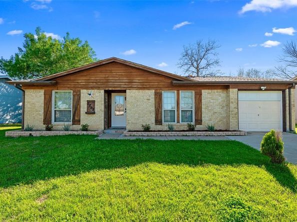 2208  Biscayne Drive W, Irving Texas 75060