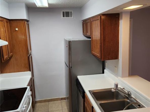 3624  Parkridge Drive  213, Dallas Texas 75234
